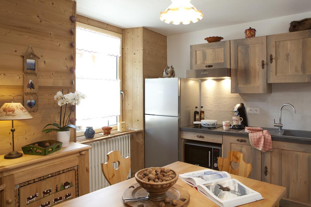Appartement Zian Justine Lullin Exterior foto