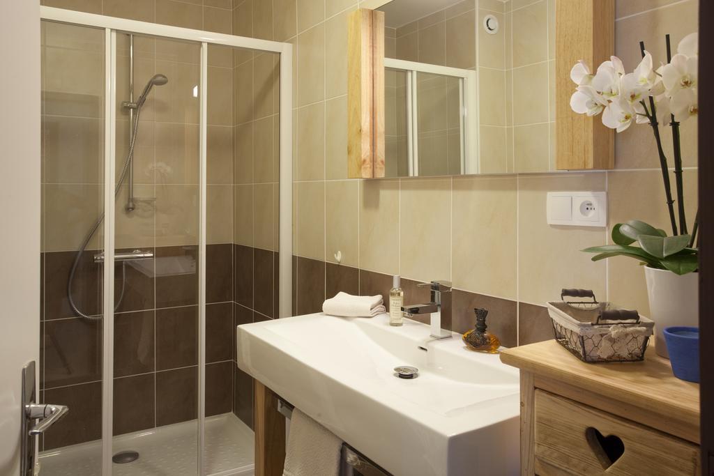 Appartement Zian Justine Lullin Exterior foto
